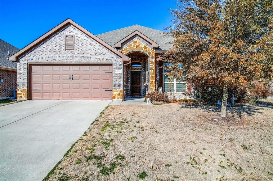 This charming family home is truly move-in-ready for you! Floor plan features open kitchen to living room, split bedrooms, front and back covered patio, stunning wood look tile floors, granite countertops, SS appliances, spacious master suite, dual master walk-in closets, dual sinks with marble countertop, separate shower and tub, large grassy backyard perfect for family and kids. North Creek neighborhood has community pool, parks, kid's playground, and clubhouse. Current tenant already moved out; the furniture is no longer in the house. Welcome home! 
Application needs:
Applicant's signature on each application 
ID for each applicant over 18 years old 
2 most recent continuing paystubs for each 
1 month most recent bank statements for each
The landlord prefers monthly income 3 times more than monthly rent please, at least 12 months lease term with very good credit history, 24 months lease is ideal.