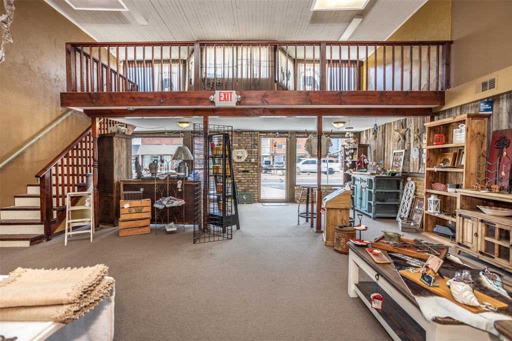 118 E Main Street