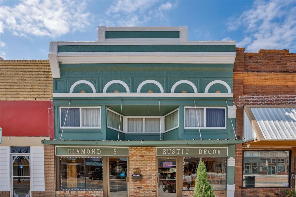 118 E Main Street