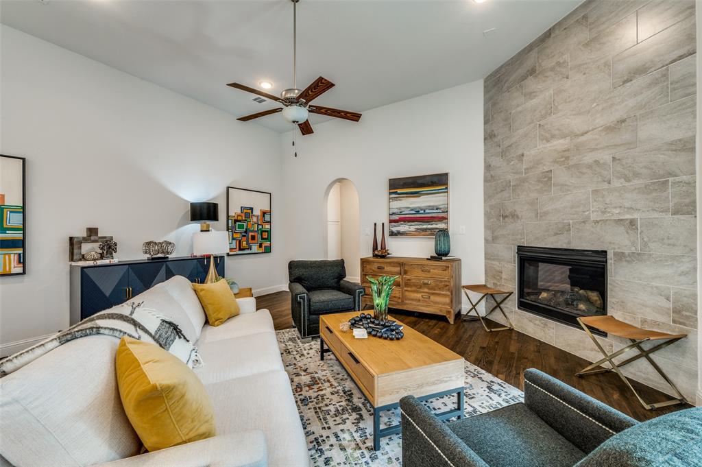 2817 Waverly