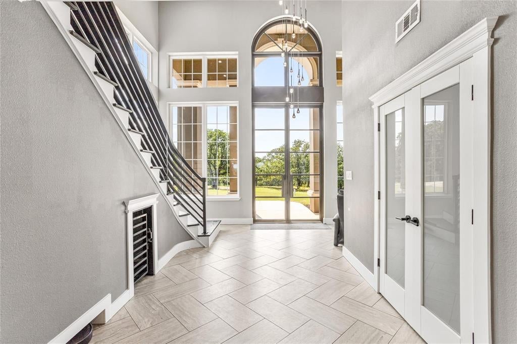 9204 Indian Knoll Trail