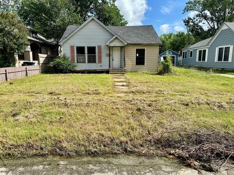 911 W Sears Street Denison TX 75020