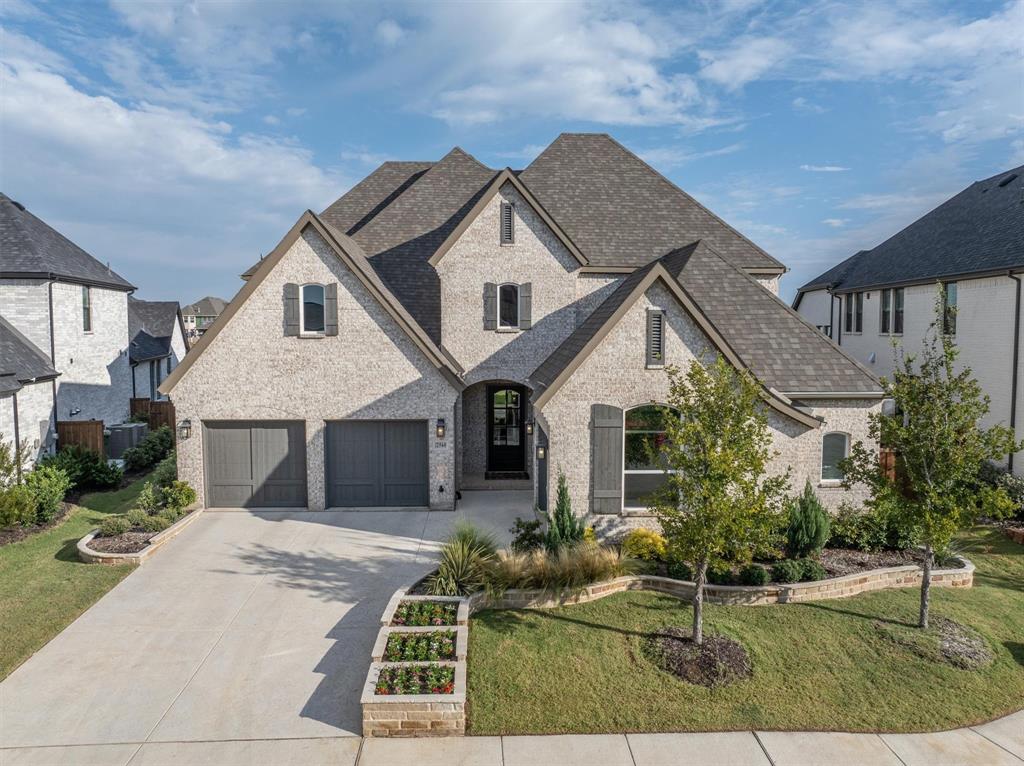 2560 Shady Trail