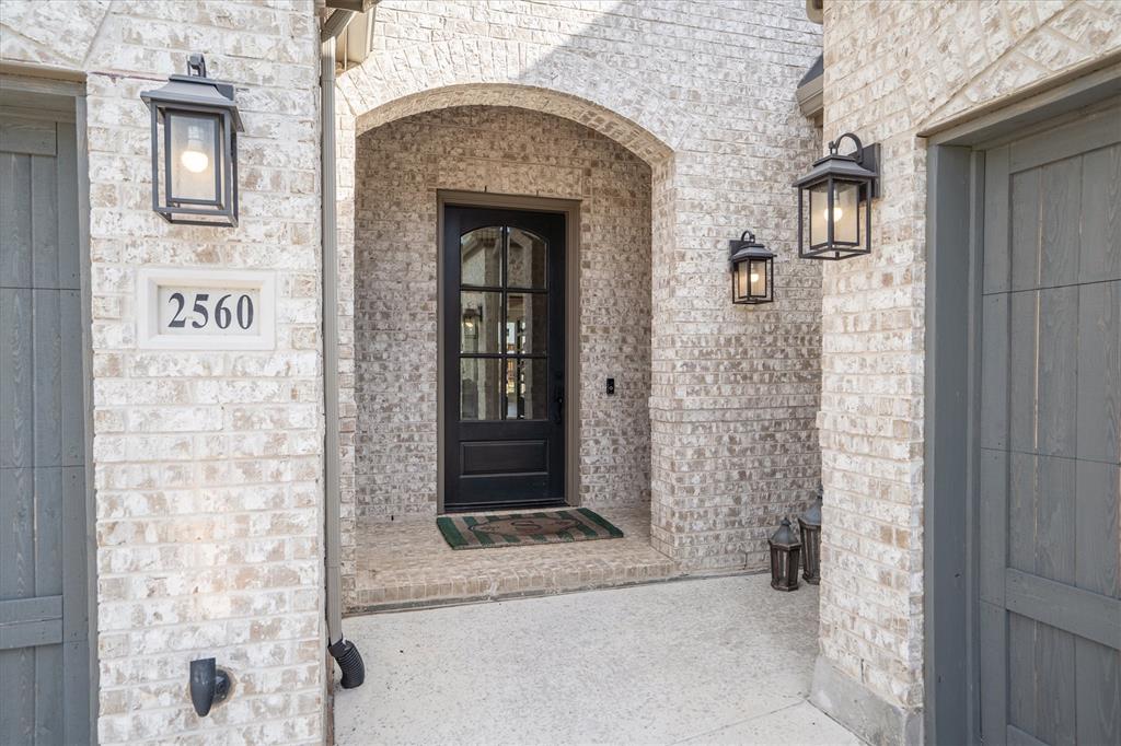 2560 Shady Trail