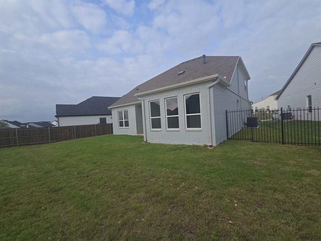 225 Observation Drive N