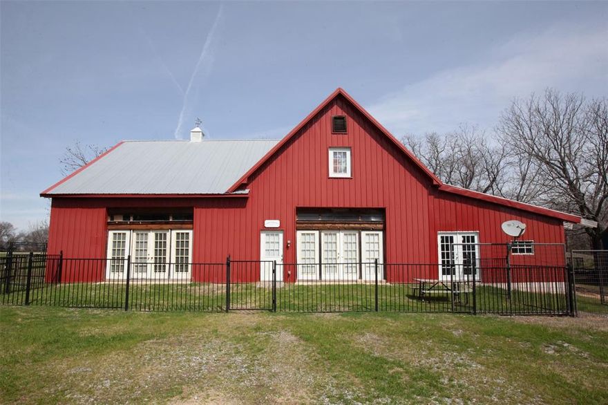 Beautiful property in great building.  Simple space, Front room is 25x17, next open space is 17x9 and bathroom in the rear.
Great privacy and a very nice space to lease.