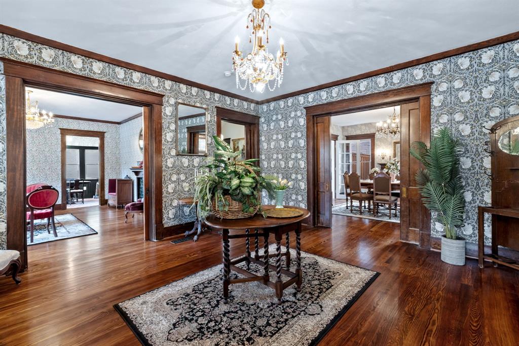 Munger Place - Residential