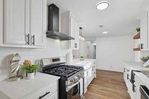 912 S Murray Street McKinney TX 75069
