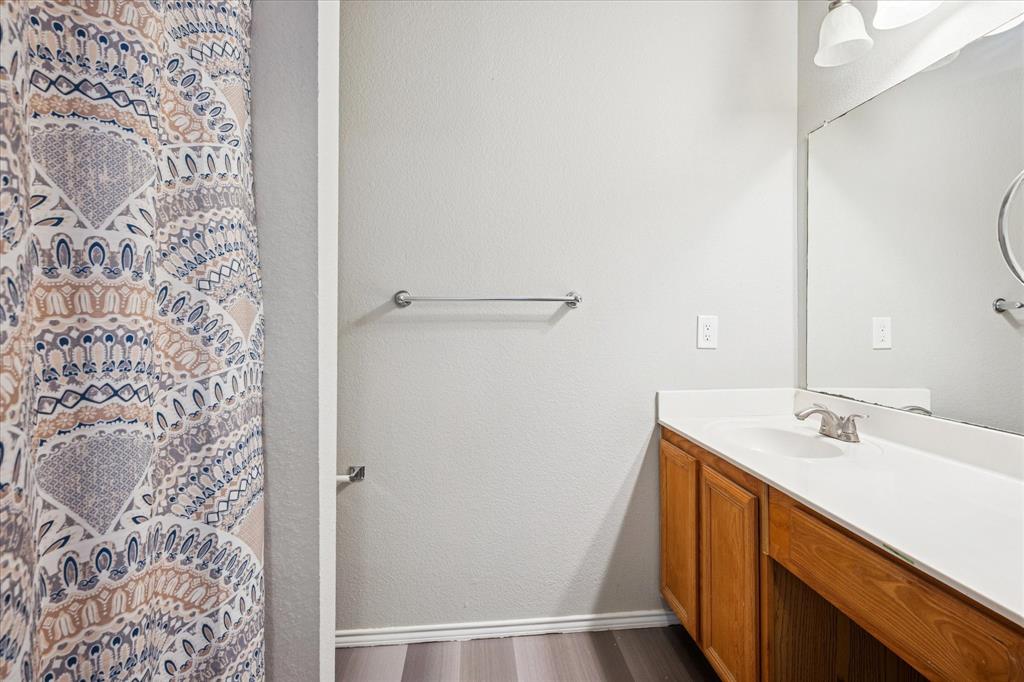 Meadows Of Roanoke Ph I - Residential Lease