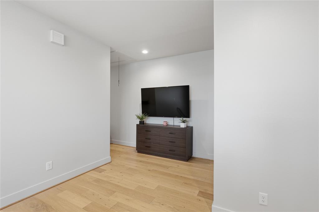 Mount Auburn - Residential