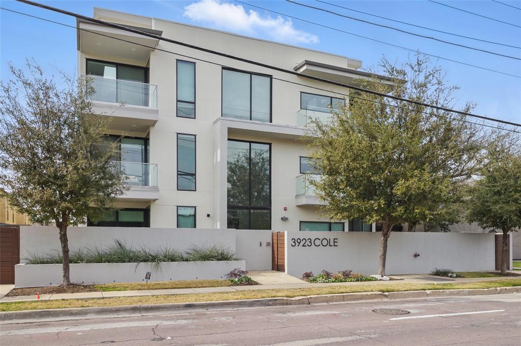 3923 Cole Avenue 303