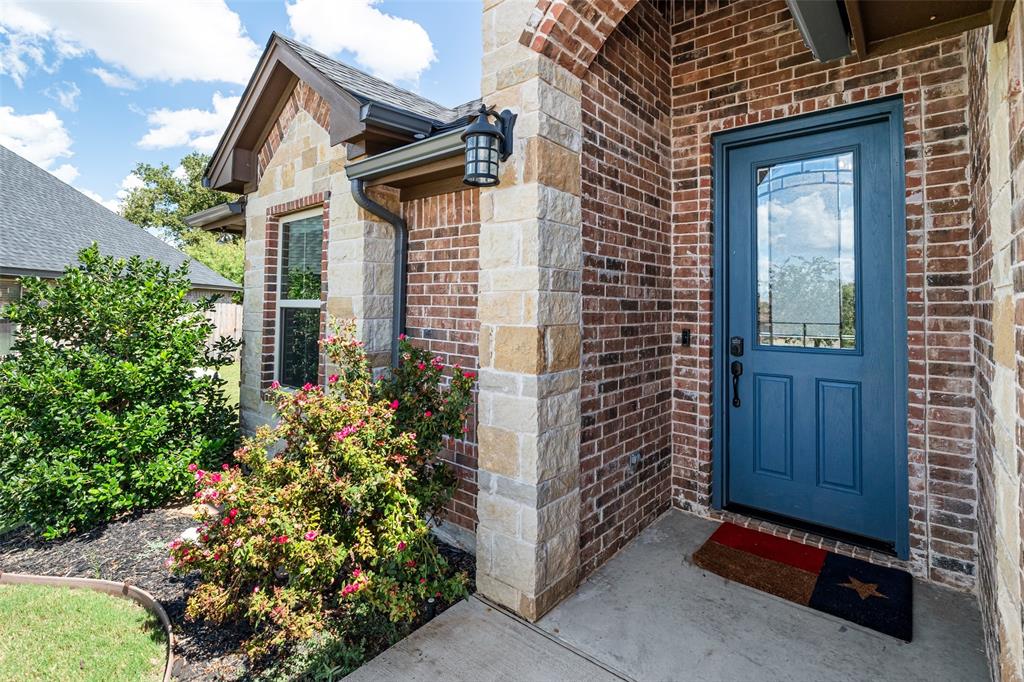 229 Jacinth Lane