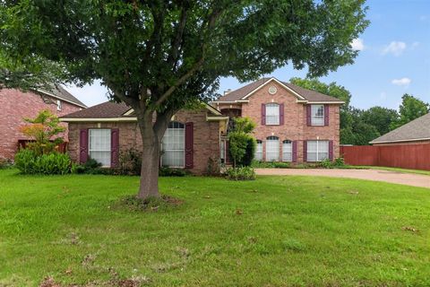 Photo of 2200 Melanie DR, Colleyville, TX 76034 (MLS # 21309473)