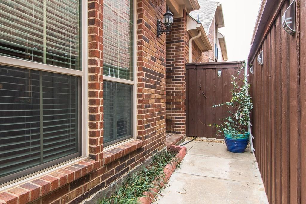 2470 Sunderland Lane