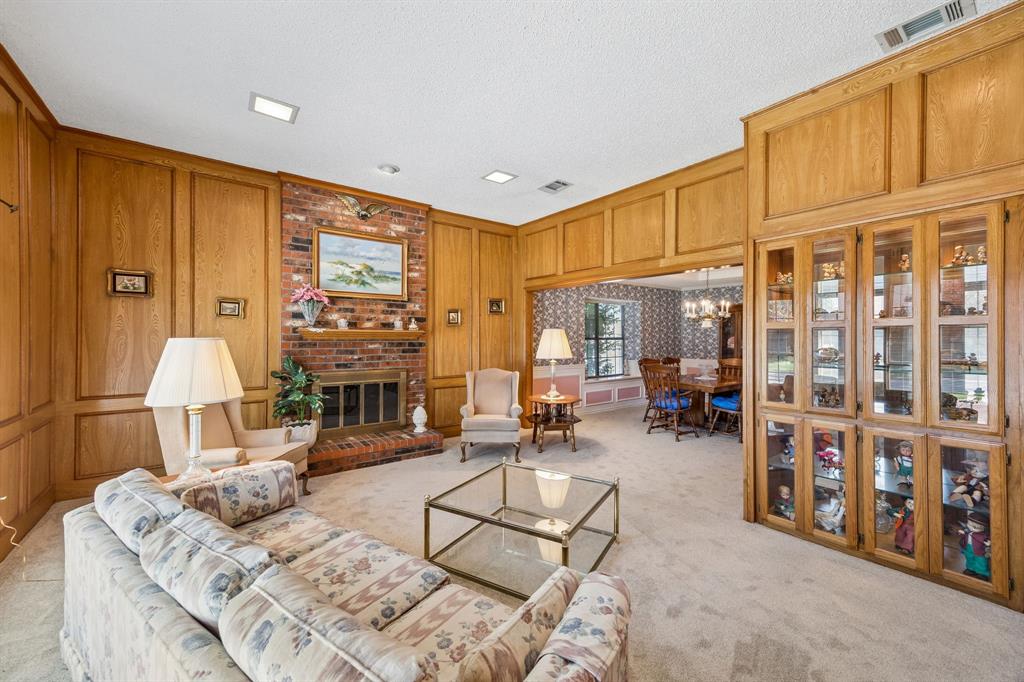 2909 Cambridgeshire Drive