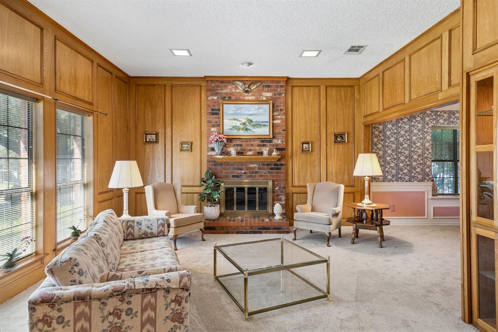 2909 Cambridgeshire Drive