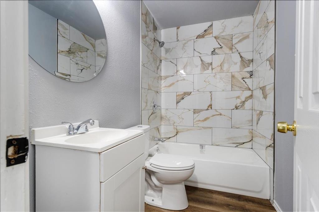 Hayes Mitchell Contemporary - Residential