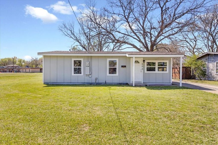 Welcome to this beautifully remodeled home located in Sherman, Texas! This move-in ready property has been thoughtfully updated throughout, offering modern comfort and peace of mind. Recent upgrades include a brand-new roof, all new energy-efficient windows, and central HVAC for year-round comfort. Each room is equipped with ceiling fans, adding both style and functionality.

Nestled in a quiet area, this home provides the perfect balance of relaxation and convenience. With quick and easy access to Highway 75, commuting to nearby cities and amenities is a breeze.

Ideal for first-time homebuyers, this property offers a fresh start with major updates already completed. Whether you're looking for your first home or a low-maintenance investment, this one checks all the boxes.
Don’t miss the opportunity to make this beautifully updated home yours!
