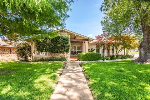 3501 Esplendor Avenue Irving TX 75062
