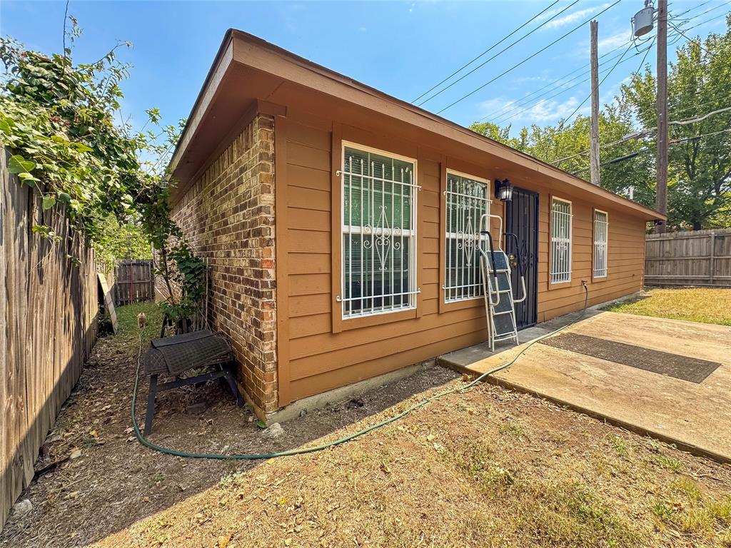 2015 Harlandale Avenue