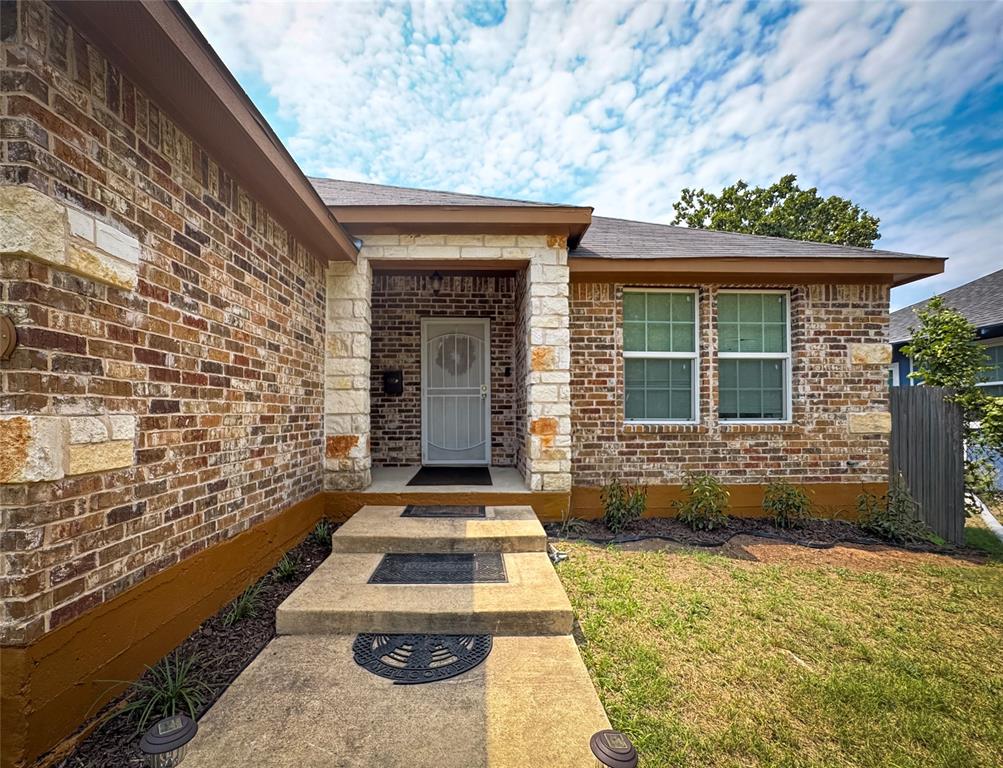 2015 Harlandale Avenue
