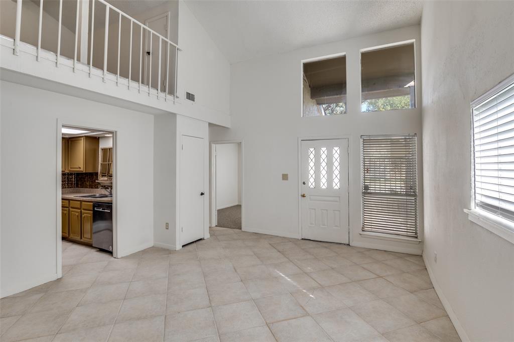 9819 Smokefeather Lane