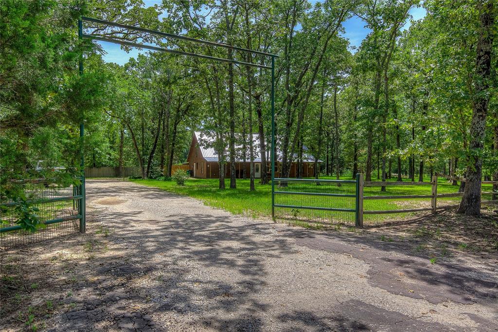 831 County Road 1917