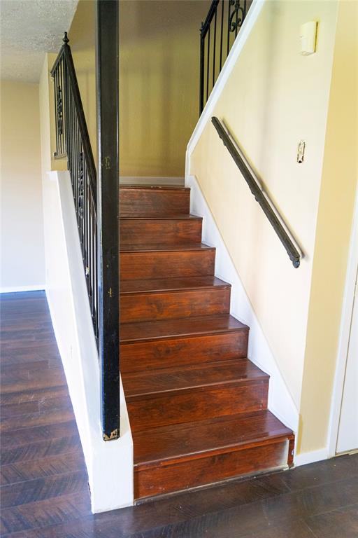 Mountain Creek Twnhs - Residential