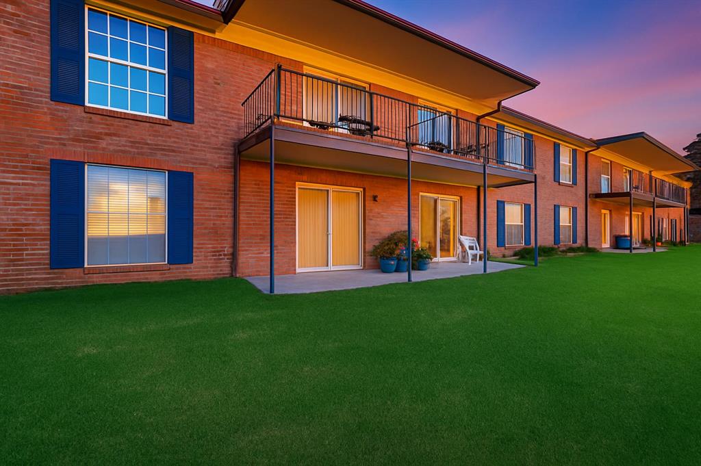 4036 Ridglea Country Club Drive 1006