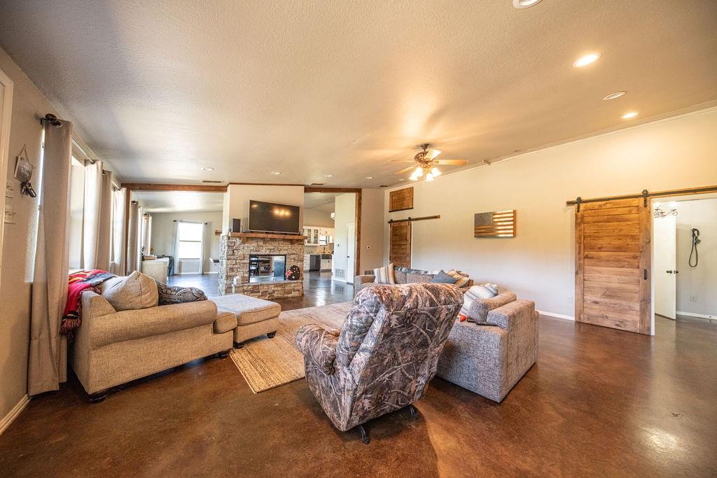 676 Farm Road 2653 N