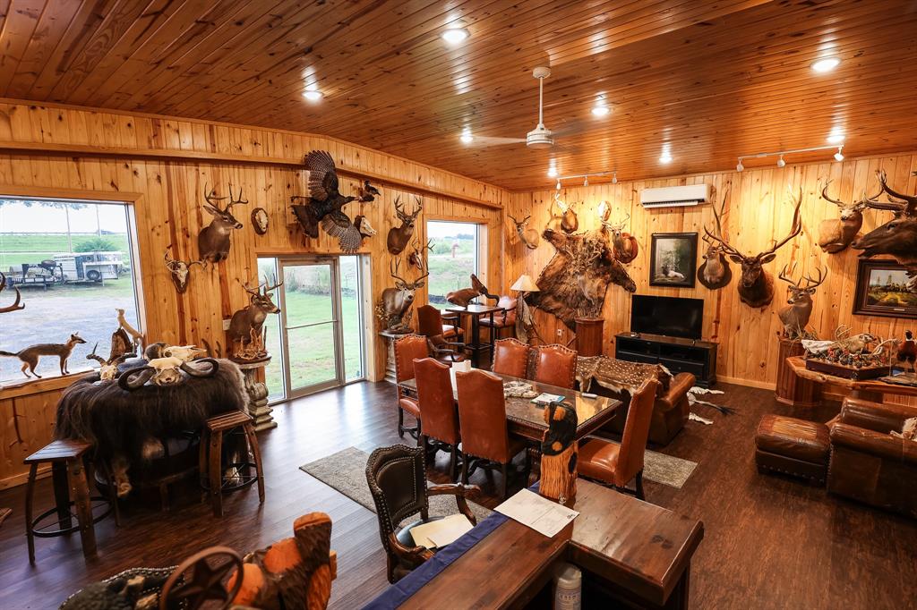 1024 N US HWY 59