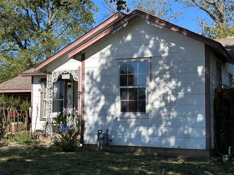 Photo of 5629 Madge Place, Haltom City, TX 76117 (MLS # 21105835)