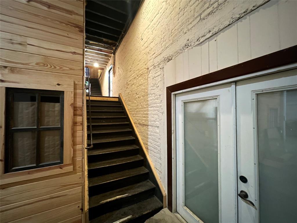 OTP DENISON - Commercial Sale