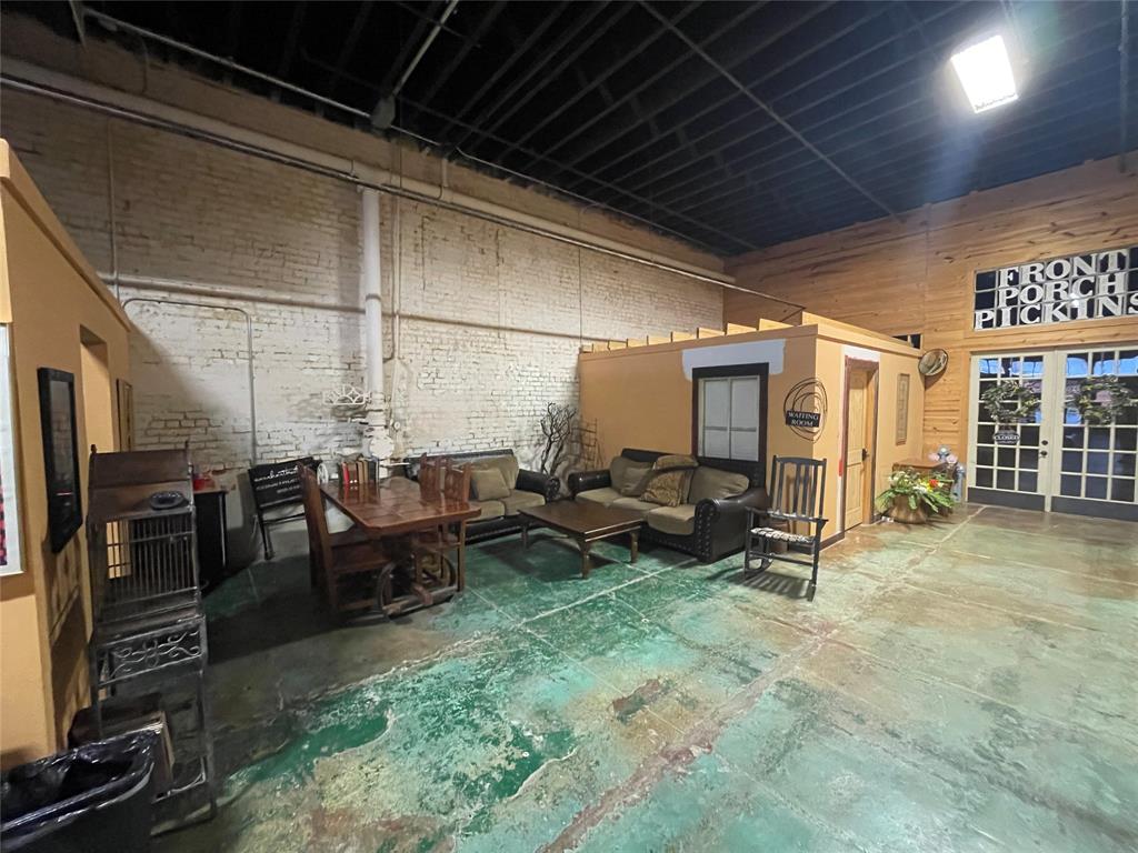 OTP DENISON - Commercial Sale