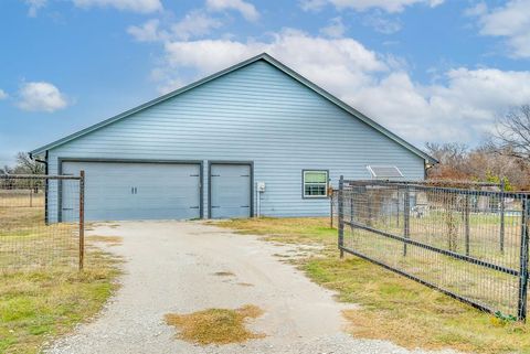 A home in Lipan