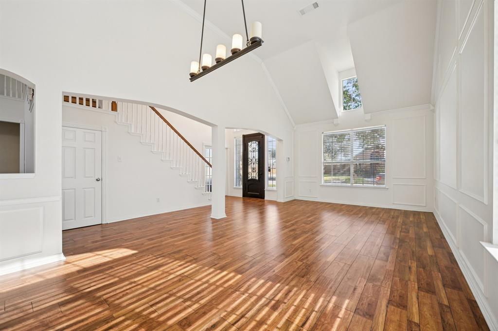 3873 Gillespie Drive