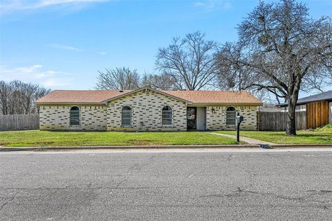 720 Simpson Terrace, Bedford, TX 76021 - #: 20843331