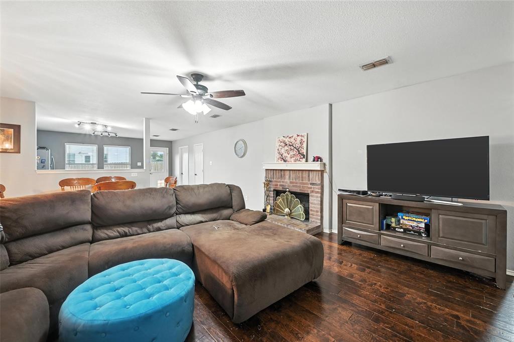 1217 Golden Sand Drive