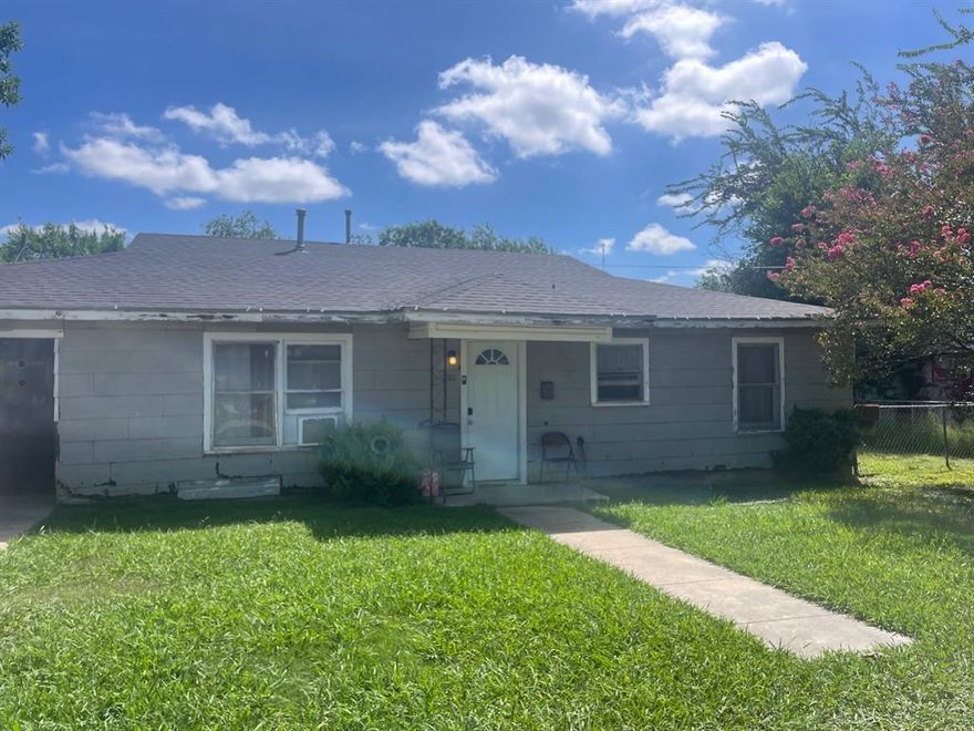 This 3 bedroom, 2 bath home sits on a desirable corner lot with a large fenced-in yard- perfect for outdoor entertaining, pets, or play.  Inside, enjoy central heat and air for year-round comfort.  Recent updates include roof shingles replaced approximately one year ago, offering peace of mind for years to come.  This home offers a great blend of comfort, space, and value!