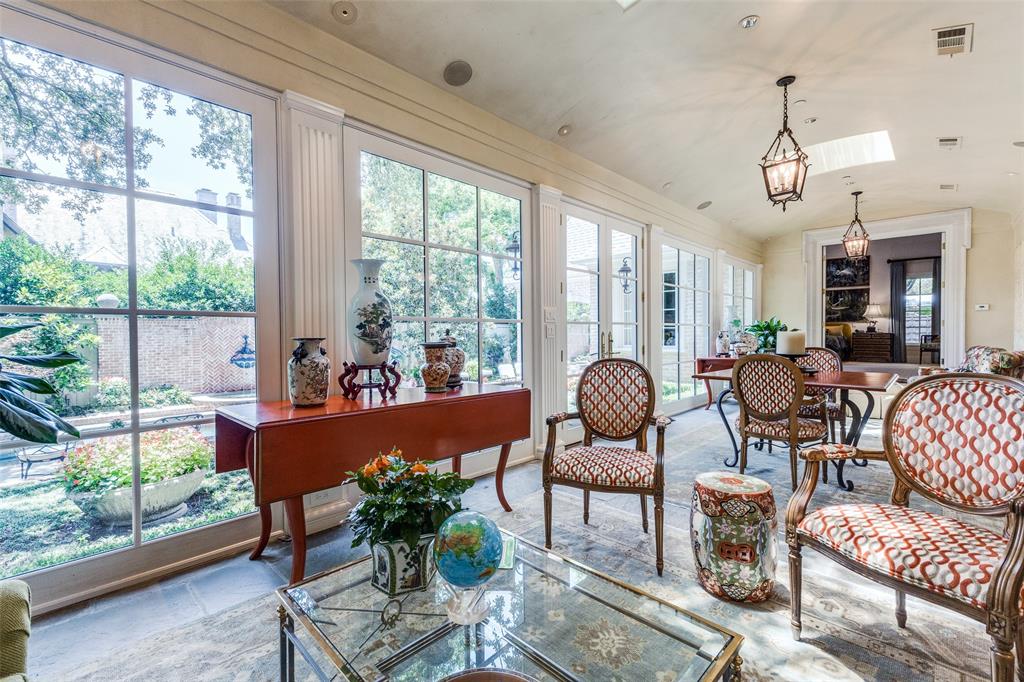 El Parado - Residential