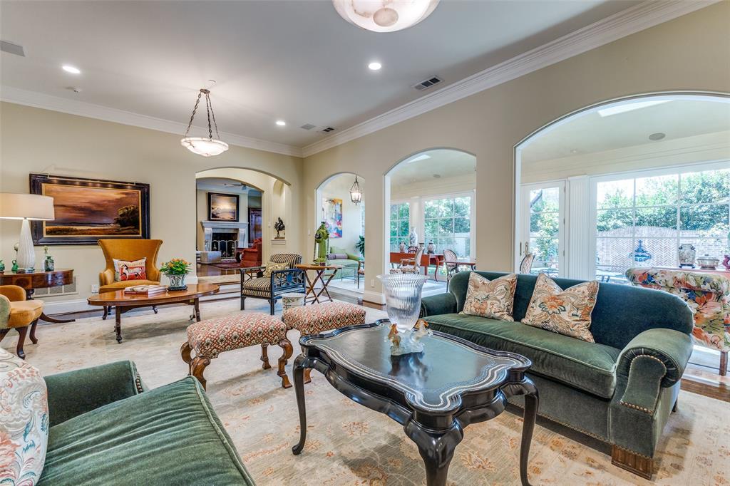 El Parado - Residential