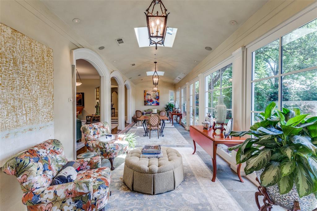 El Parado - Residential