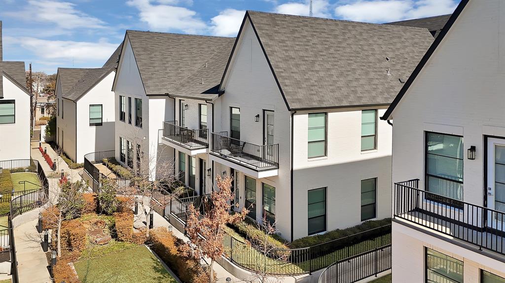 Main 7 Twnhm Add - Residential