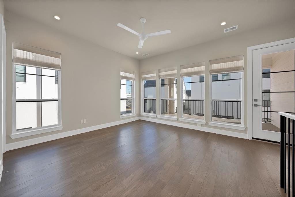 Main 7 Twnhm Add - Residential