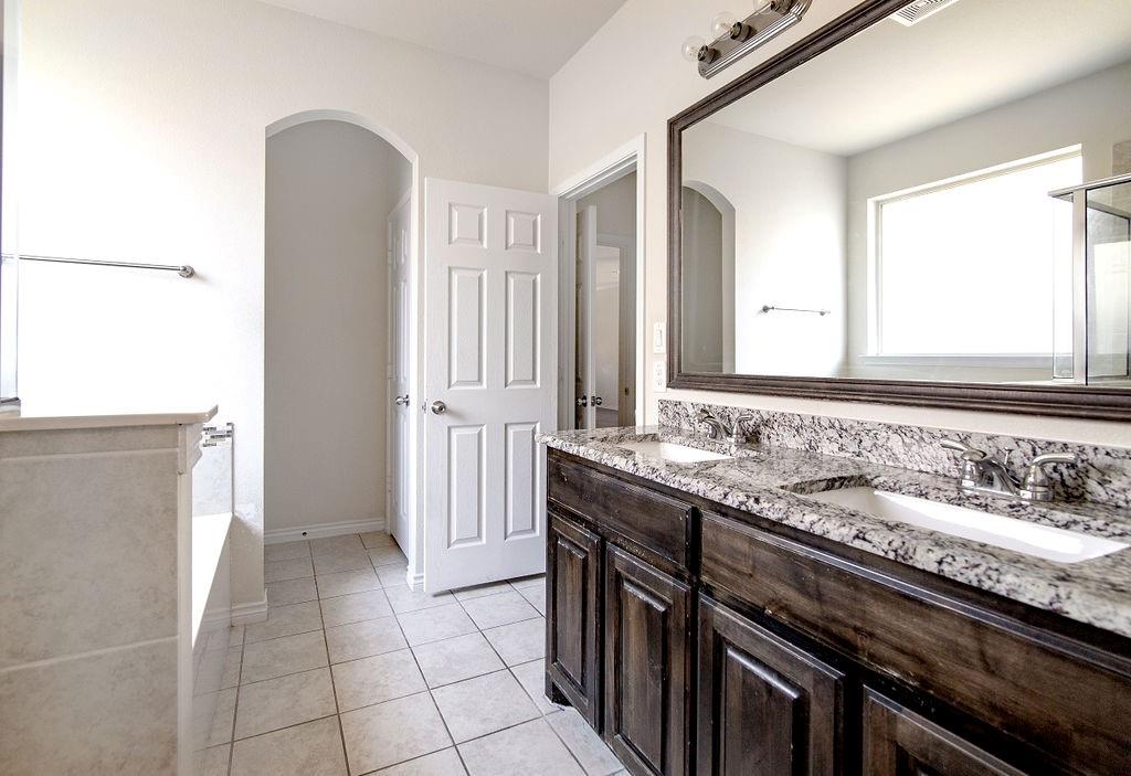 Mistletoe Hill Ph IV - Residential Lease