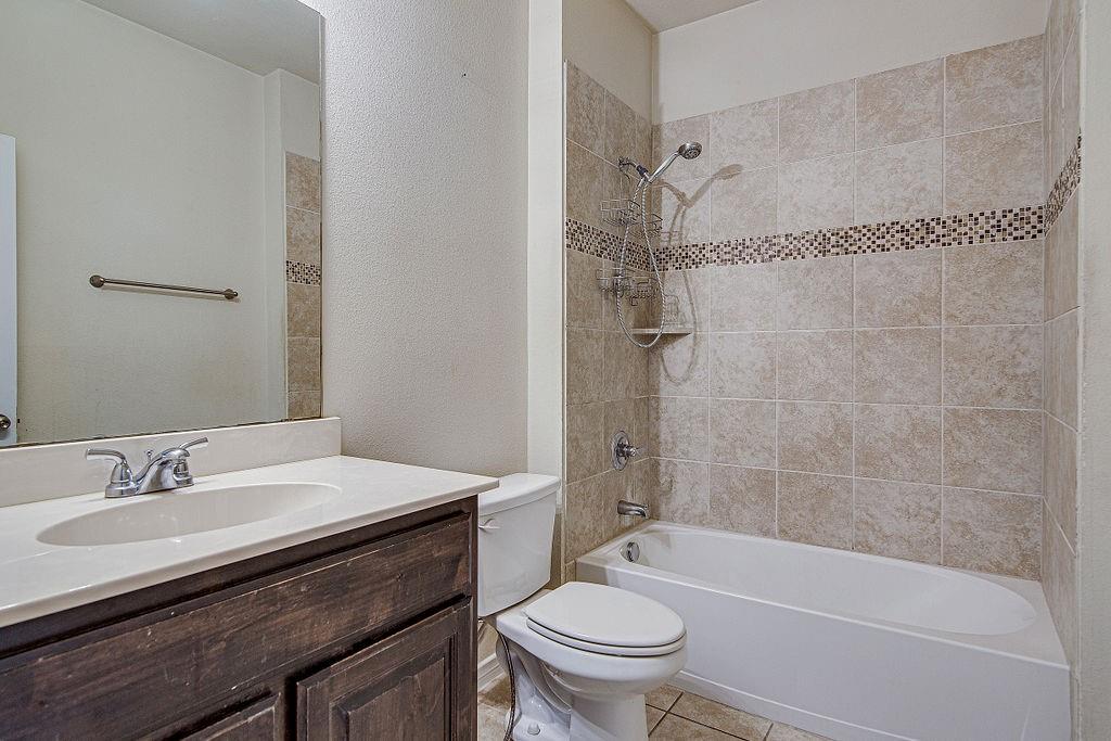 Mistletoe Hill Ph IV - Residential Lease