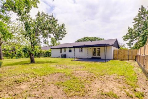 A home in Farmers Branch