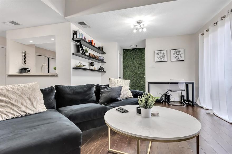 Beautiful Urban 1 bed 1.5 Bath condo. This unit is perfectly located between Design Districts, Oak Lawn,Uptown, Arts District and Medical ! This loft style condo has an beautiful over-sized bedroom with an walk-in closet + bathroom of the second floor.On the lower level , you have Mocha wood floors, living room , fireplace , retreat style balcony , breakfast bar & state of the art appliances.This condo is in a gated community with garage parking. Appliances and furniture included in your lease. Get it before its gone !