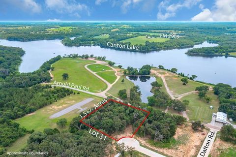 Photo of 1.5 acres TBD Lot 31 Lakeview Drive, Canton, TX 75103 (MLS # 21216194)