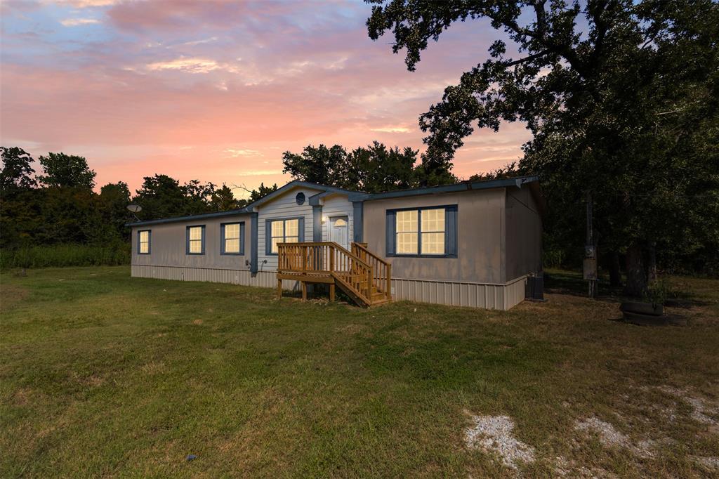 901 County Road 2406